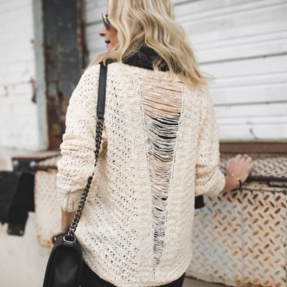 ASTR The Label Slash Back Sweater Size M